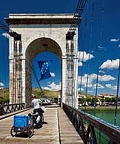 Passerelle sur le Rhône entre Tain l'Hermitage et Tournon
